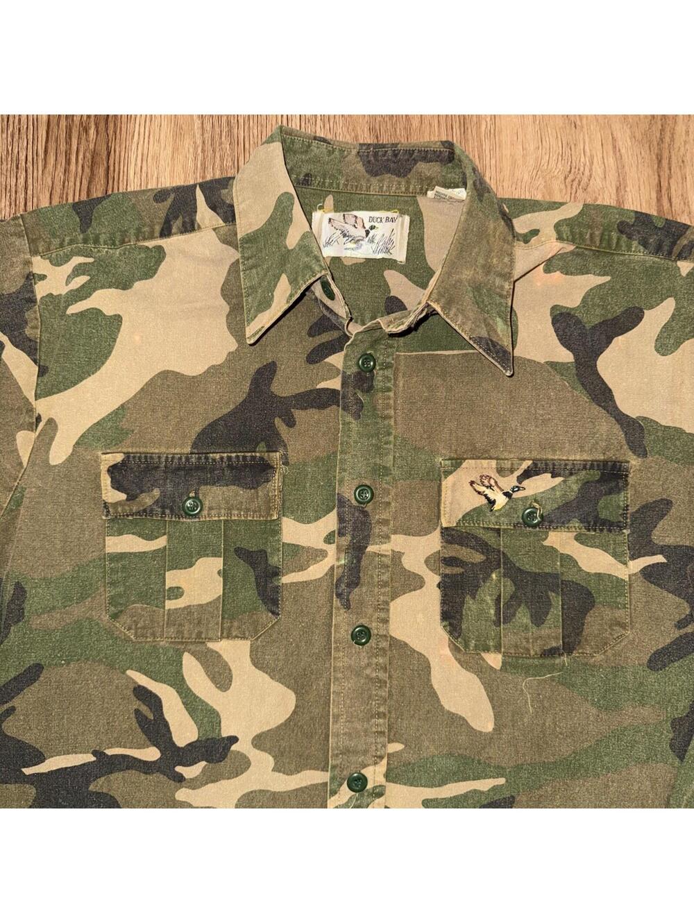 VTG Duck Bay Men's Hunting Shirt Woodland Camo Size L  Button Up Duck Logo Read